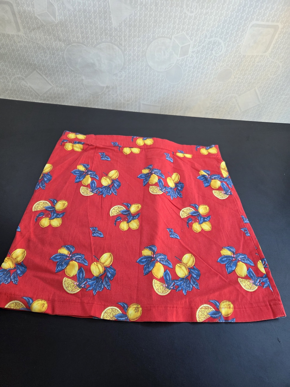 Forever 21 Red Lemon Print Button-Up - Picture 4 of 17
